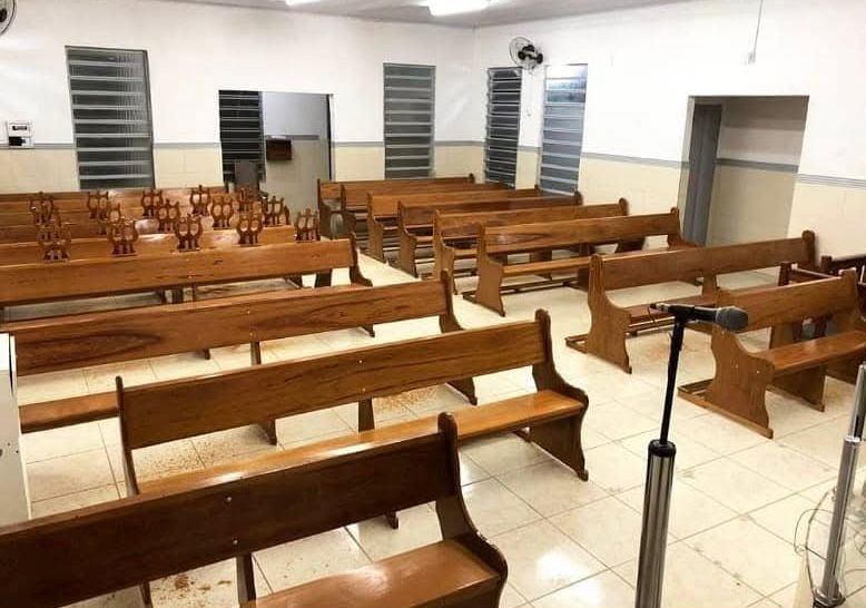 Bancos para igreja – Marcenaria Rezende