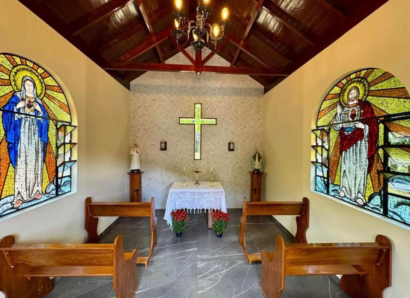 Bancos para igreja – Marcenaria Rezende