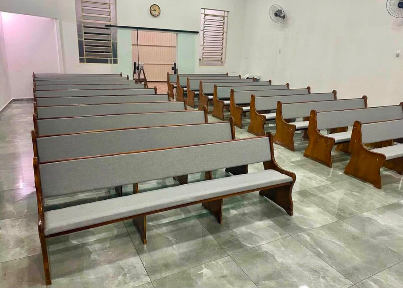 Bancos para igreja – Marcenaria Rezende