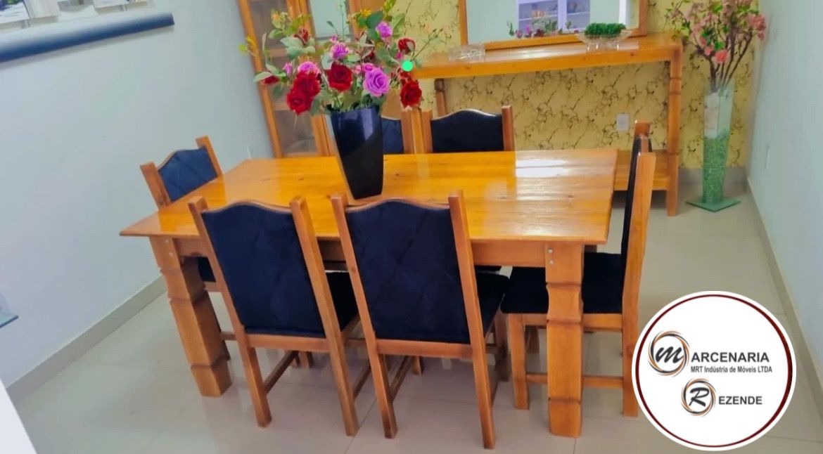 Mesa de Madeira e Cadeiras – Marcenaria Rezende