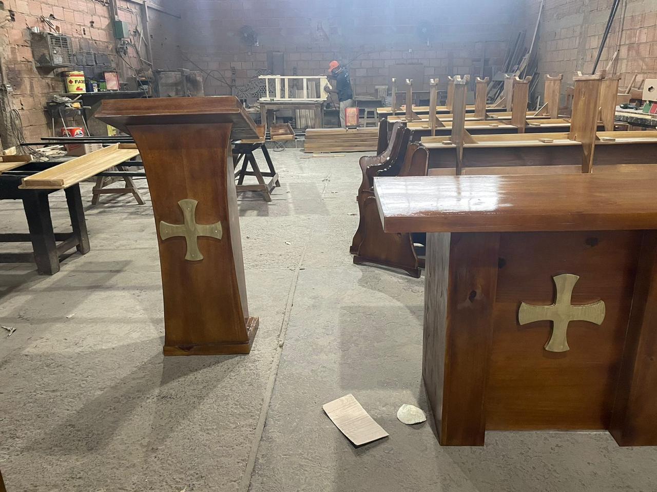 Pulpitos e Gazofilacio – Marcenaria Rezende
