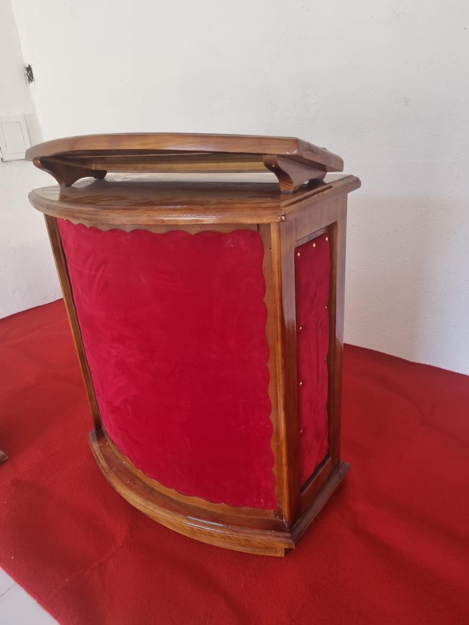 Pulpitos e Gazofilacio – Marcenaria Rezende